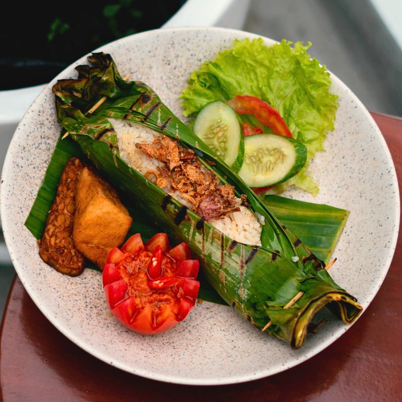 PAIS BURIH AYAM (NASI BAKAR)