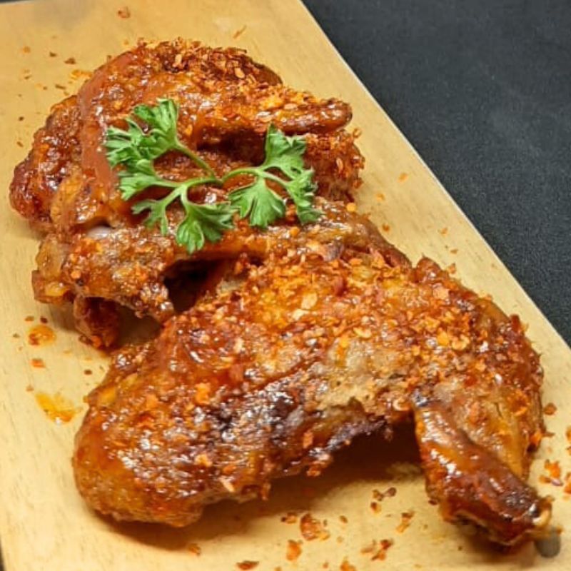 CHICKEN WINGS