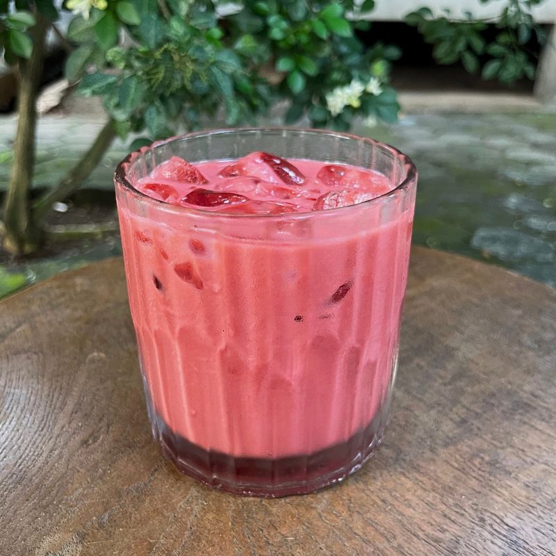 RED VELVET MILK SHAKE