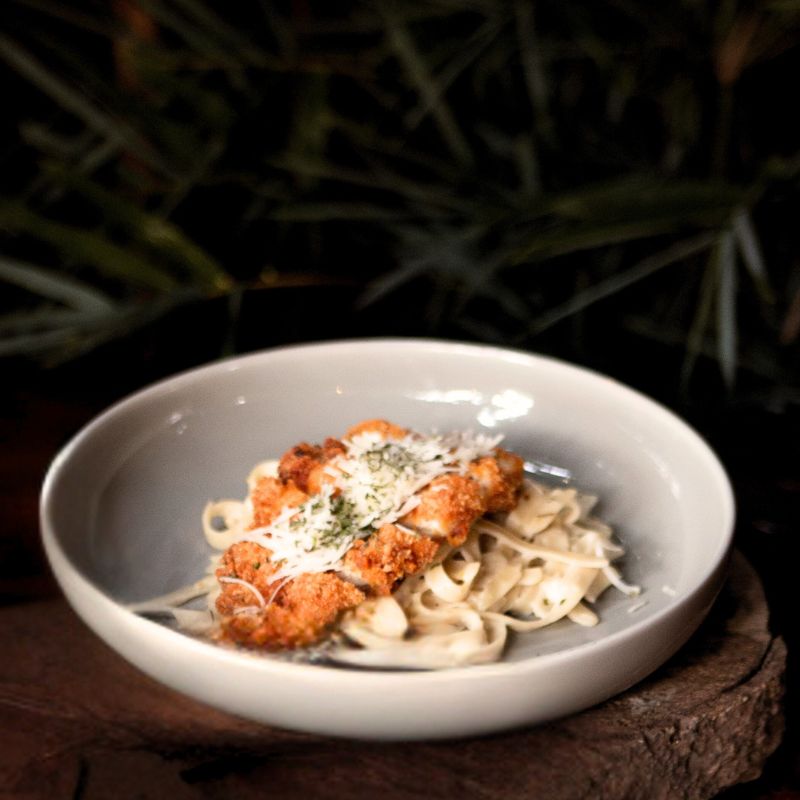 FETTUCINE CARBONARA CHICKEN